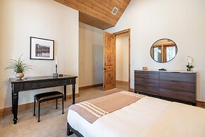 Riverwatch by Avantstay Deschutes in Your Yard