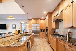 Riverwatch by Avantstay Deschutes in Your Yard