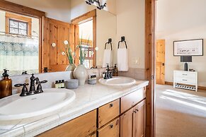 Riverwatch by Avantstay Deschutes in Your Yard