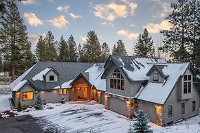 Riverwatch by Avantstay Deschutes in Your Yard