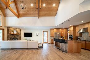 Riverwatch by Avantstay Deschutes in Your Yard