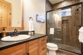 Riverwatch by Avantstay Deschutes in Your Yard