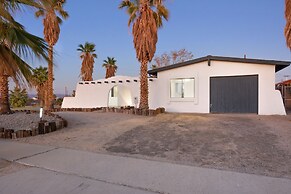 Carmella by Avantstay Modern Jtree Home w Large Outdoor Area