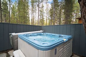 Alder by Avantstay Moody Retreat Patio Hot Tub in Sunriver