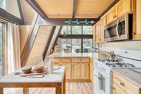 Alder by Avantstay Moody Retreat Patio Hot Tub in Sunriver