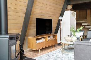 Alder by Avantstay Moody Retreat Patio Hot Tub in Sunriver