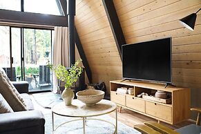 Alder by Avantstay Moody Retreat Patio Hot Tub in Sunriver