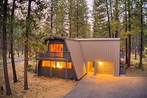 Alder by Avantstay Moody Retreat Patio Hot Tub in Sunriver