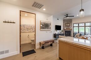 Slope Sight by Avantstay A Location w Hot Tub