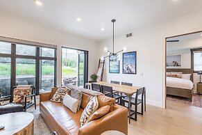 Slope Sight by Avantstay A Location w Hot Tub