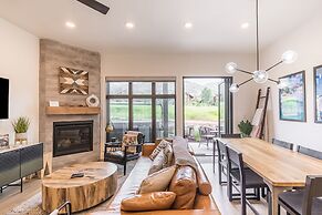 Slope Sight by Avantstay A Location w Hot Tub