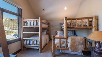 Jupiter Peak by Avantstay Near Deer Valley Base w Hot Tub