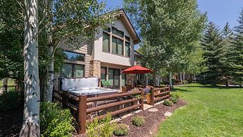 Jupiter Peak by Avantstay Near Deer Valley Base w Hot Tub