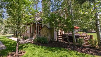 Jupiter Peak by Avantstay Near Deer Valley Base w Hot Tub