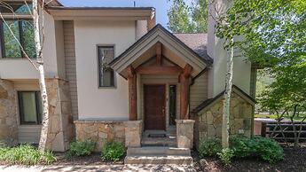 Jupiter Peak by Avantstay Near Deer Valley Base w Hot Tub