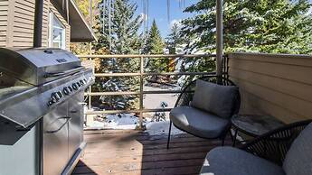 Powder Pointe by Avantstay Minutes From Base Village