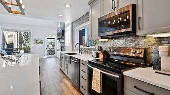 Powder Pointe by Avantstay Minutes From Base Village