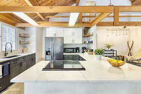 Maxwell by Avantstay 15min to Village Slopes