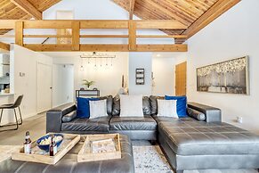 Maxwell by Avantstay 15min to Village Slopes