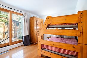 Maxwell by Avantstay 15min to Village Slopes