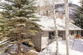 Maxwell by Avantstay 15min to Village Slopes