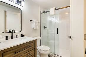 Maxwell by Avantstay 15min to Village Slopes