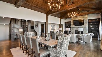 Silver Sun by Avantstay Ski-in Ski-out w Hot Tub