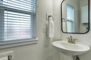 Tranquil Tides by Avantstay 5 Minutes to Beach