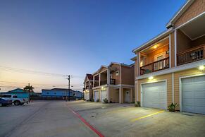 Tranquil Tides by Avantstay 5 Minutes to Beach