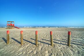 Tranquil Tides by Avantstay 5 Minutes to Beach