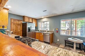 Bearpaw by Avantstay Hot Tub 10 Min to Lake