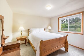 Beach Lookout Retreat by Avantstay Rooftop Views