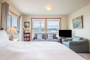 Beach Lookout Retreat by Avantstay Rooftop Views