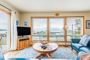 Beach Lookout Retreat by Avantstay Rooftop Views