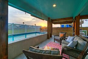 Tequila Tides by Avantstay Free Golf Cart Pool