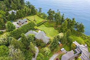 Goldilocks by Avantstay Luxury Waterfront Home