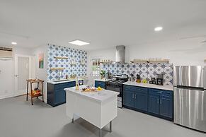 Fable by Avantstay 2 Unique Spaces w Bowling Hot Tub Fire Pit Large Ya