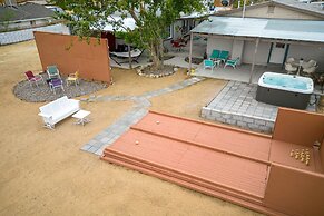 Fable by Avantstay 2 Unique Spaces w Bowling Hot Tub Fire Pit Large Ya