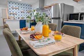 Fable by Avantstay 2 Unique Spaces w Bowling Hot Tub Fire Pit Large Ya