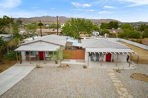 Fable by Avantstay 2 Unique Spaces w Bowling Hot Tub Fire Pit Large Ya