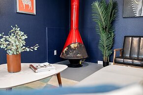 Fable by Avantstay 2 Unique Spaces w Bowling Hot Tub Fire Pit Large Ya