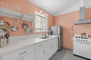 Fable by Avantstay 2 Unique Spaces w Bowling Hot Tub Fire Pit Large Ya