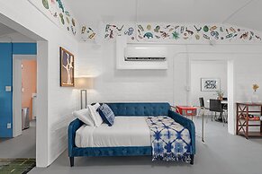 Fable by Avantstay 2 Unique Spaces w Bowling Hot Tub Fire Pit Large Ya