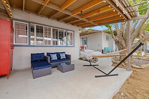 Fable by Avantstay 2 Unique Spaces w Bowling Hot Tub Fire Pit Large Ya