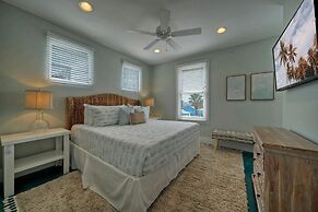 Lost Shaker of Salt by Avantstay Rooftop Pool