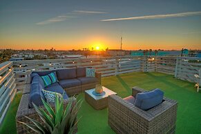 Lost Shaker of Salt by Avantstay Rooftop Pool