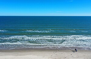 Lost Shaker of Salt by Avantstay Rooftop Pool