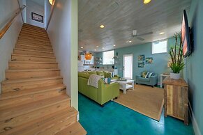 Lost Shaker of Salt by Avantstay Rooftop Pool