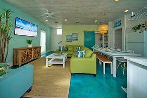 Lost Shaker of Salt by Avantstay Rooftop Pool