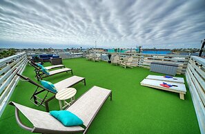 Lost Shaker of Salt by Avantstay Rooftop Pool